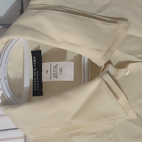 JONES NEW YORK COLLECTION Women's Button-Down Dress Shirt Size 16 Cream - Picture 2 of 10